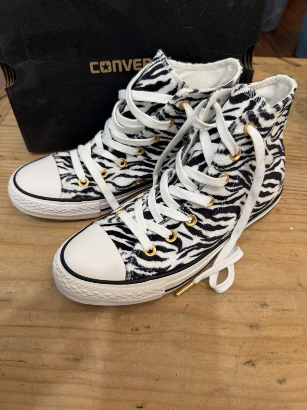 Converse Chuck Taylor All Star High Top Animal Print Lace Up Sneakers W7 M5